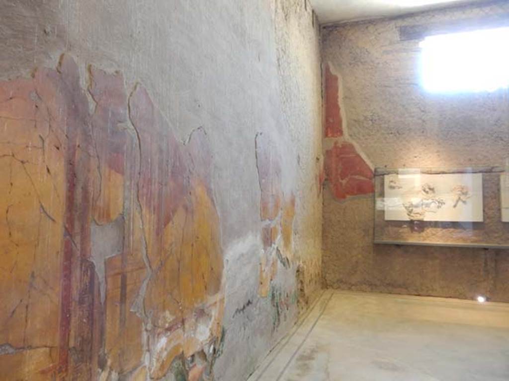 V.8 Herculaneum. May 2018. Room 7, looking south along east wall towards south-east corner.
Photo courtesy of Buzz Ferebee.